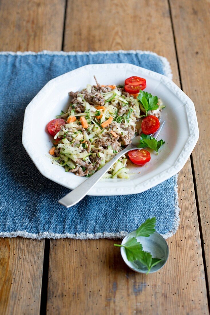 Zucchini-Hackfleisch-Pfanne mit Kirschtomaten