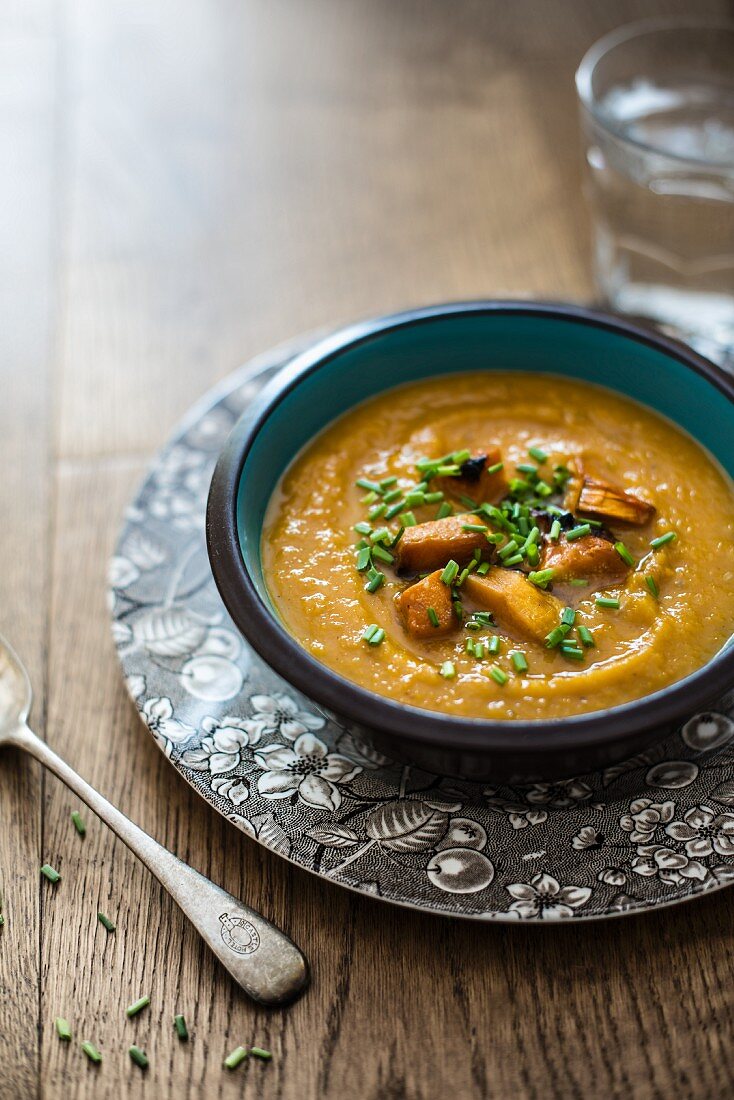 Roasted buternut squash soup with chives