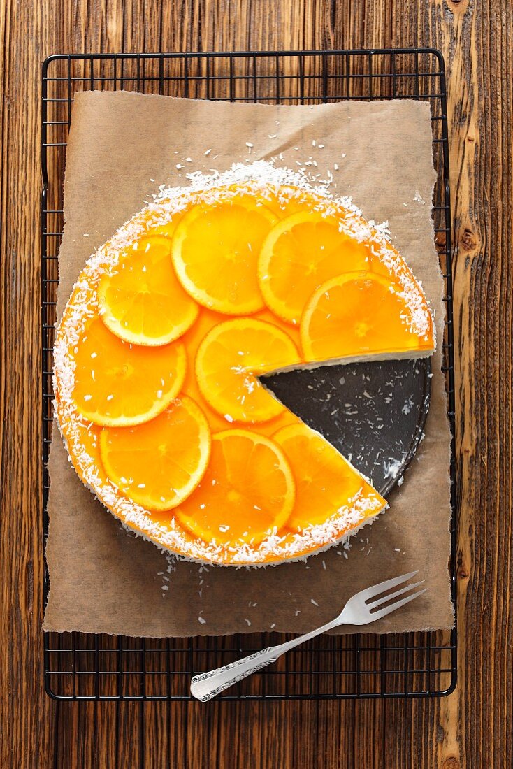 Yogurt geletine cake with oranges