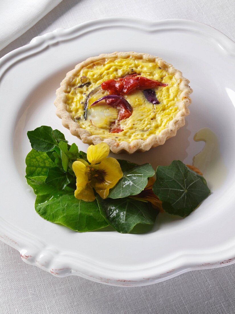 Mini-Tarte mit Zwiebeln und Chili