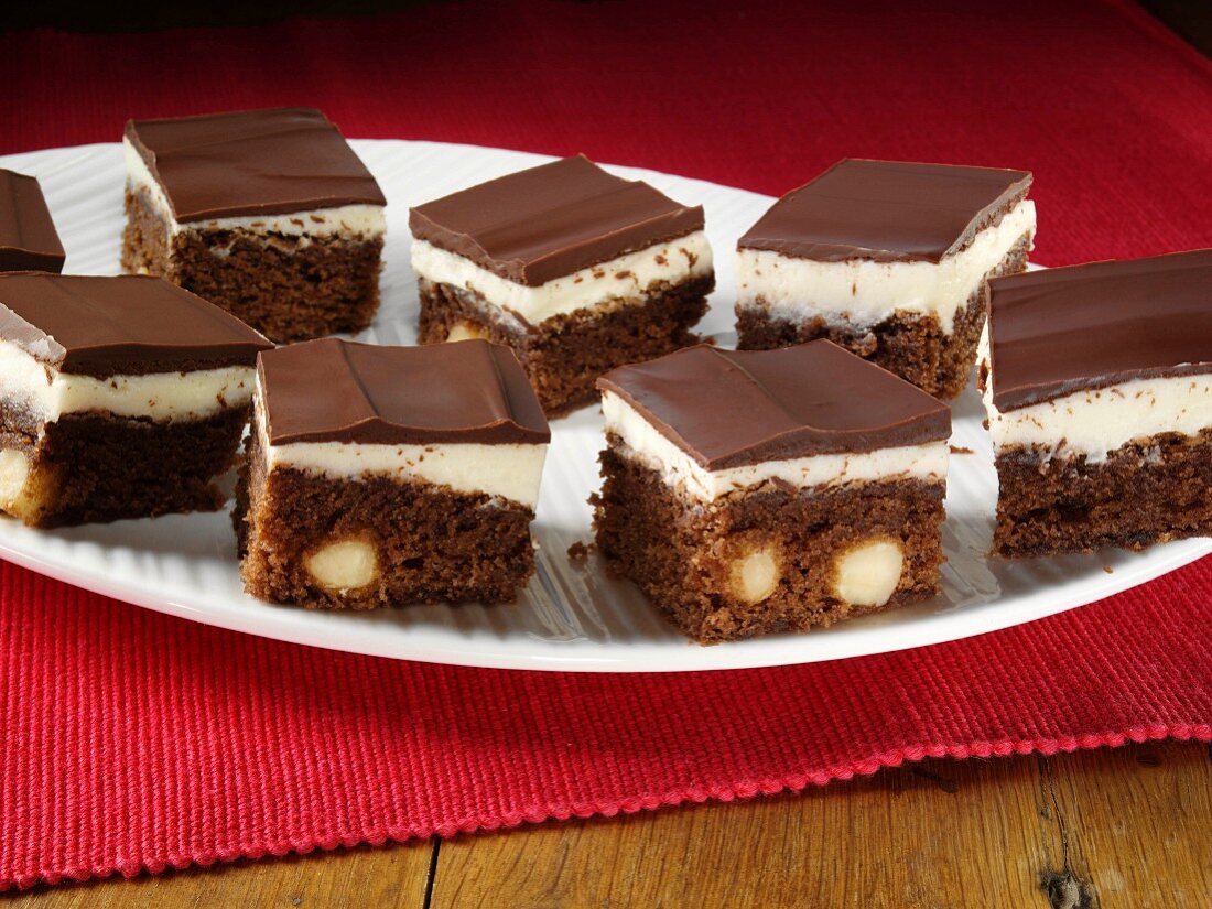 Double Chocolate Brownies mit Nüssen und Minze