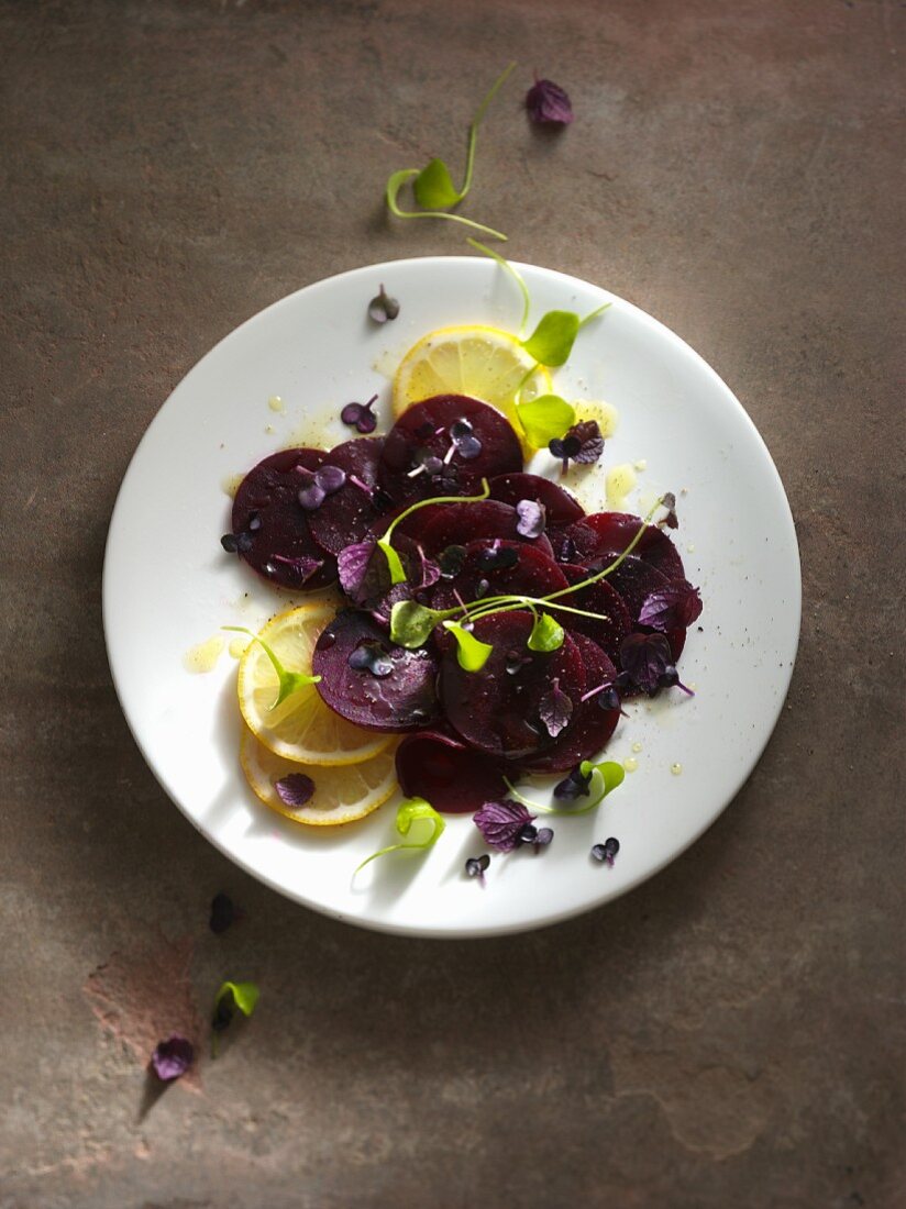Beetroot salad with lemon