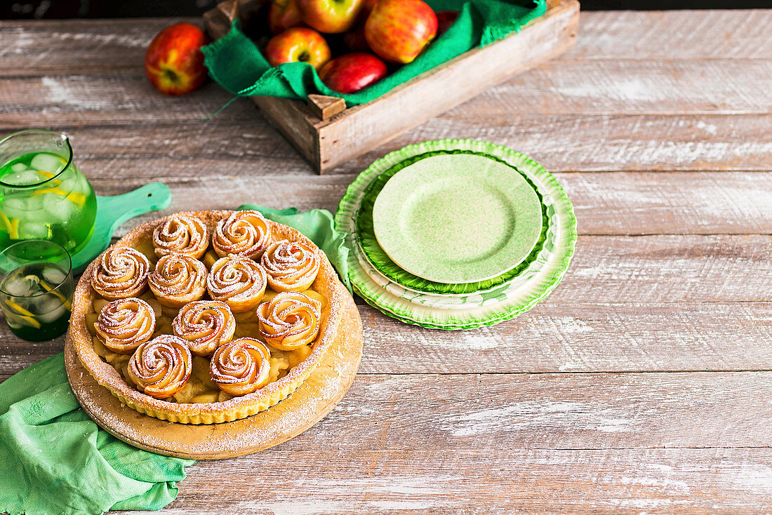 Kuchen mit Apfelrosen-Muffins