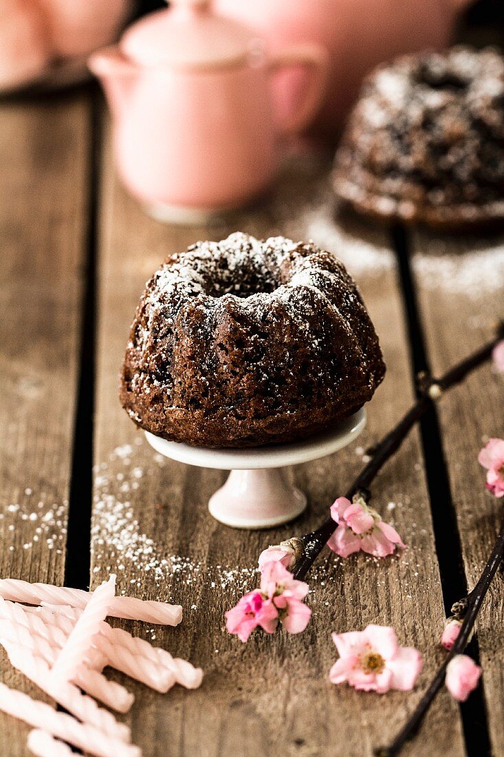 Mini chocolate ring cakes for a birthday