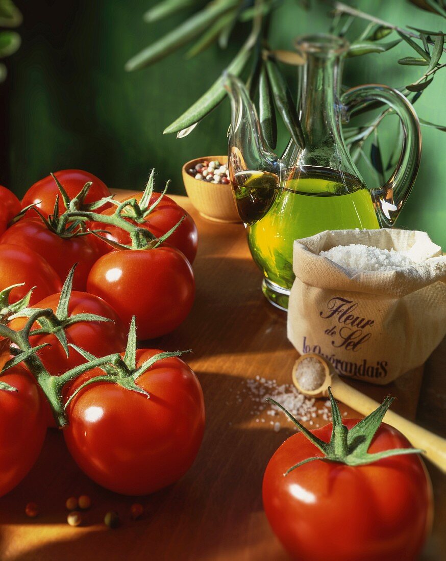 Frische Tomaten, Fleur de Sel und Olivenöl