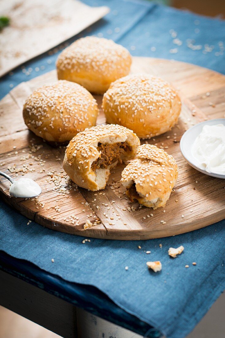 Sesame seed buns with a minced meat filling