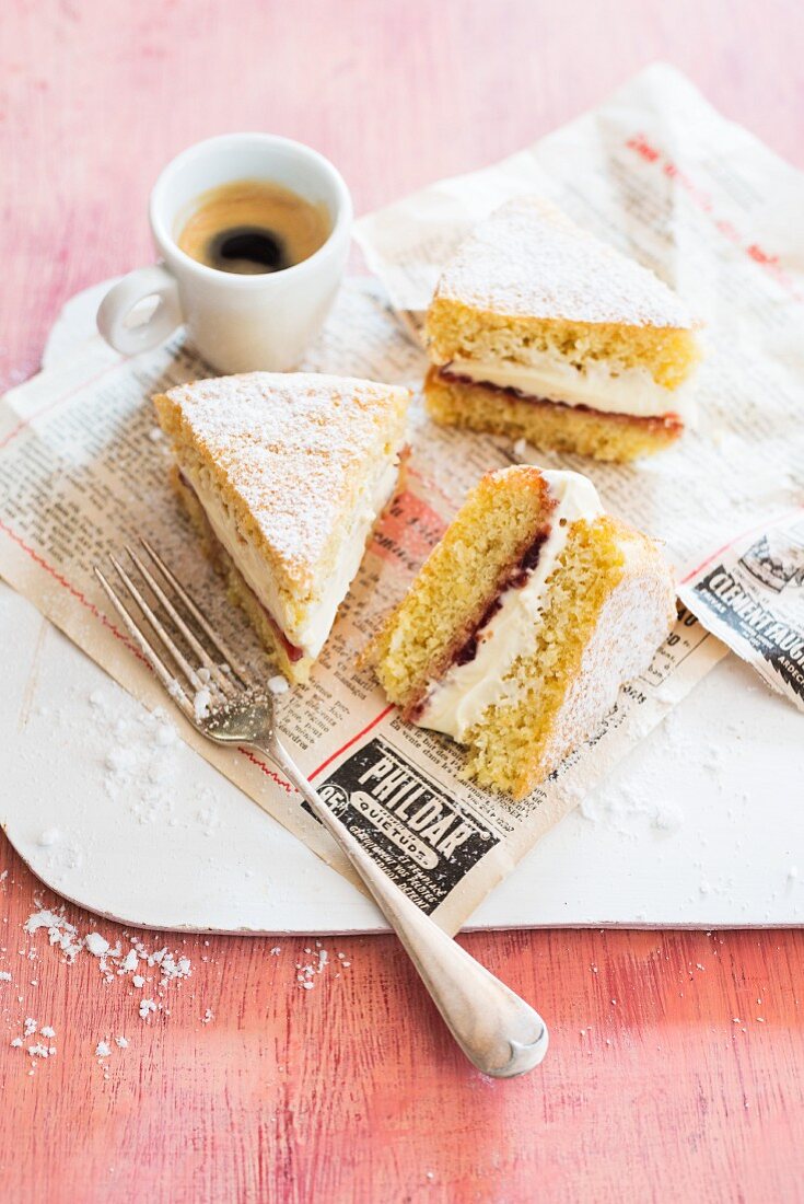 No-flour almond cake with coffee