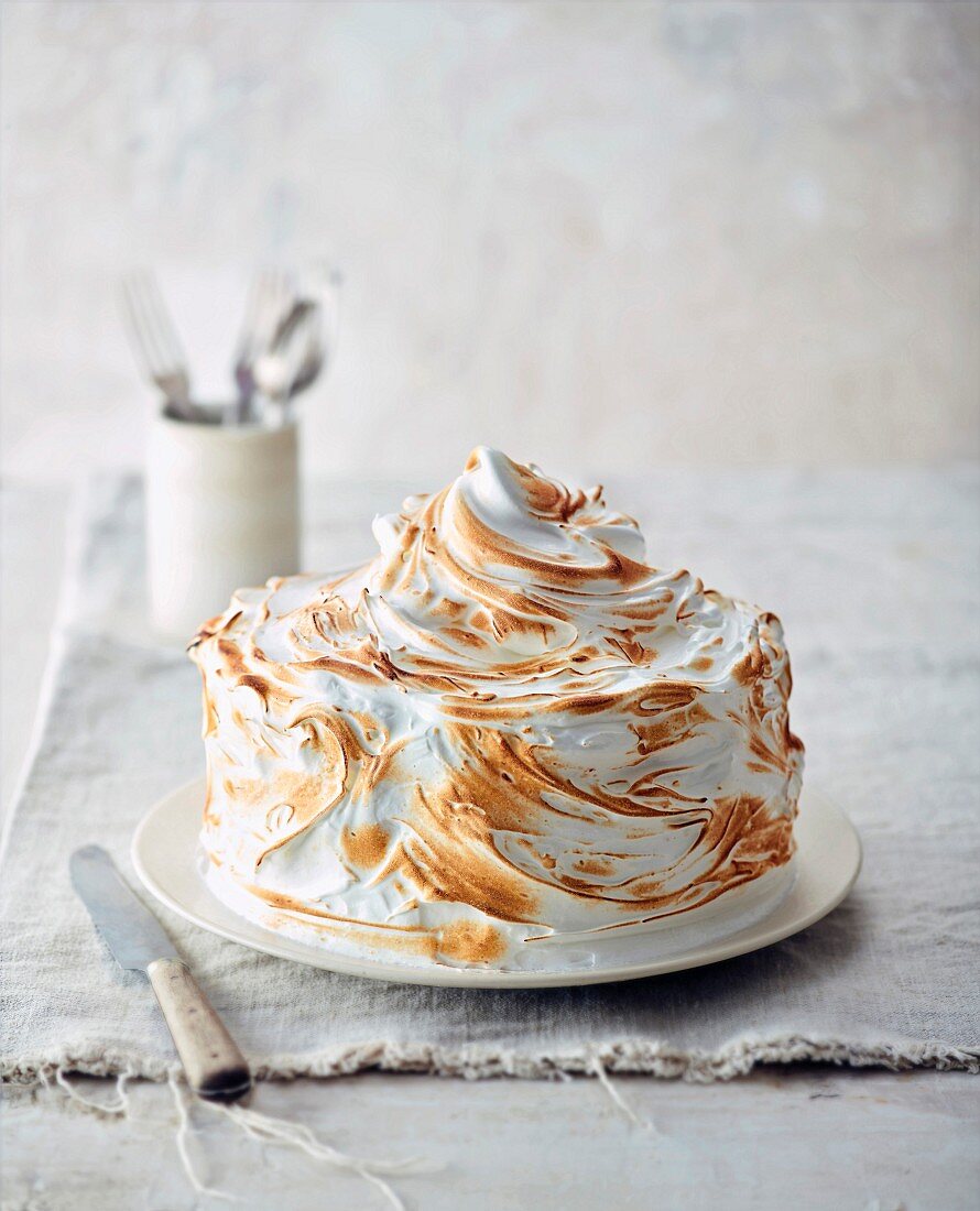 Lemon meringue cake