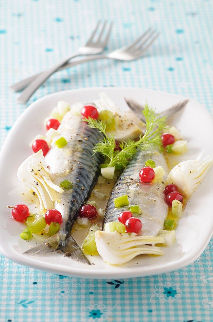 Mackerel with fennel and redcurrants