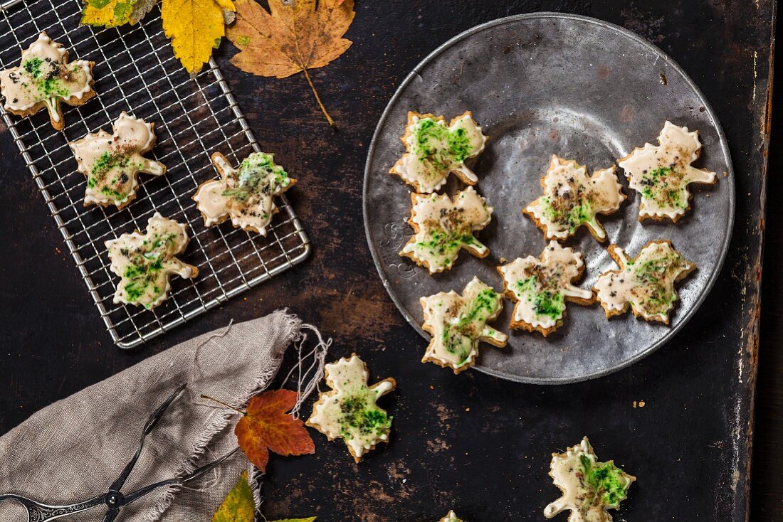 Autumnal maple biscuits with maple syrup