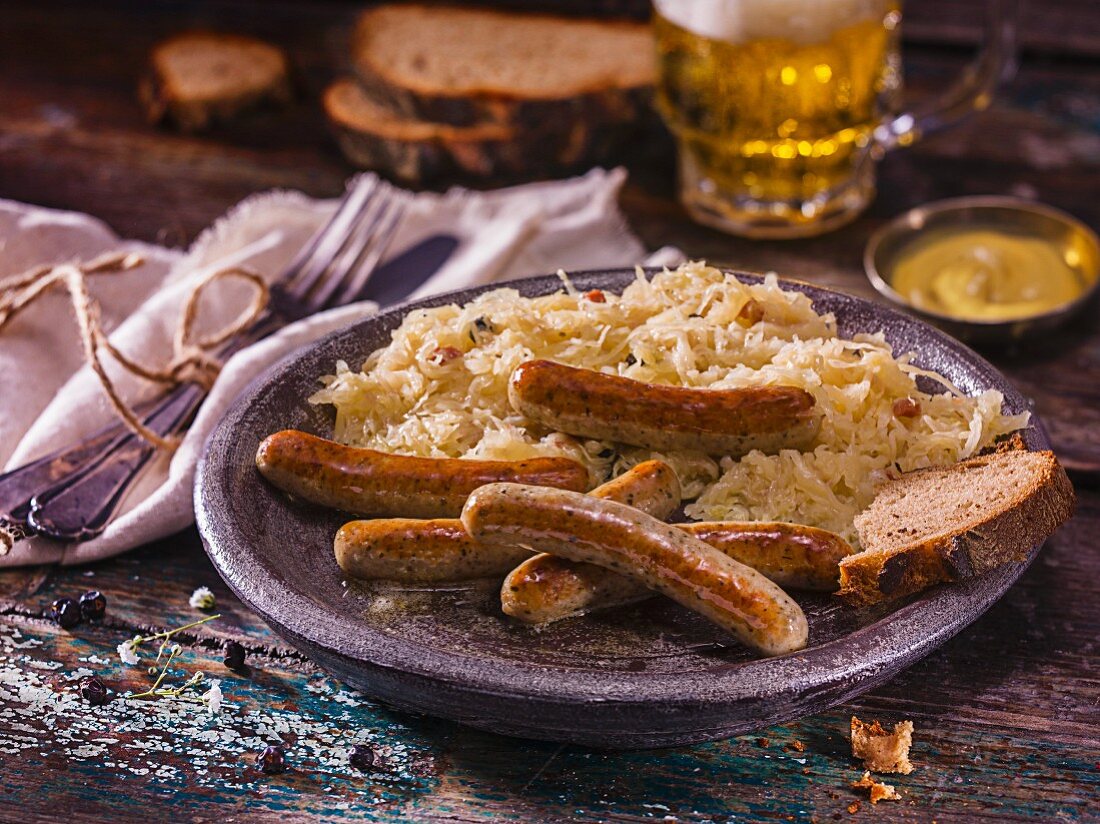 Nürnberger Bratwurst mit Sauerkraut