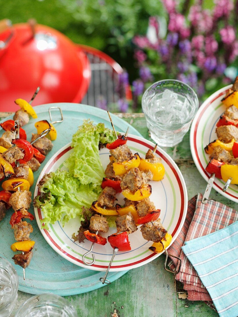 Grilled pork and pepper kebabs with honey and ginger mustard