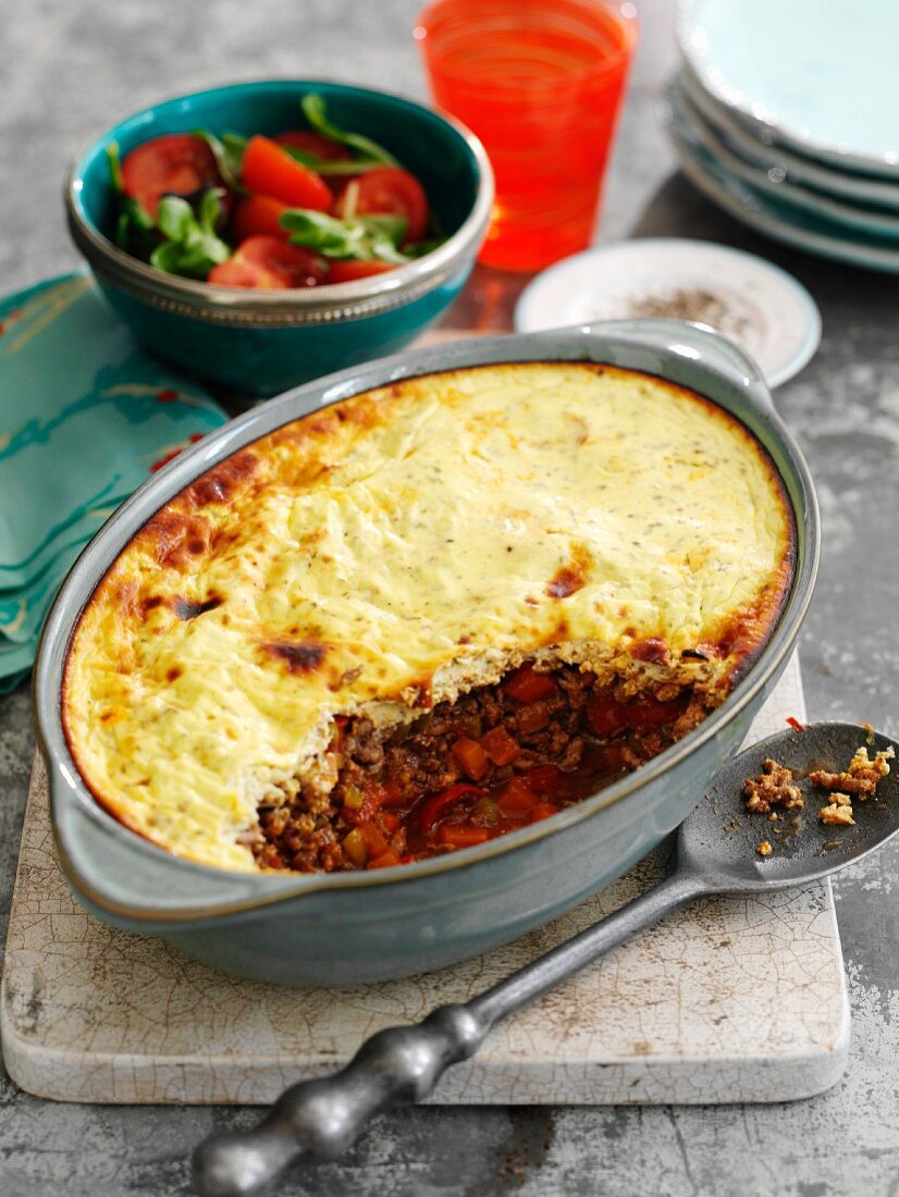 Pie with mince, vegetables, chilli and mashed potatoes