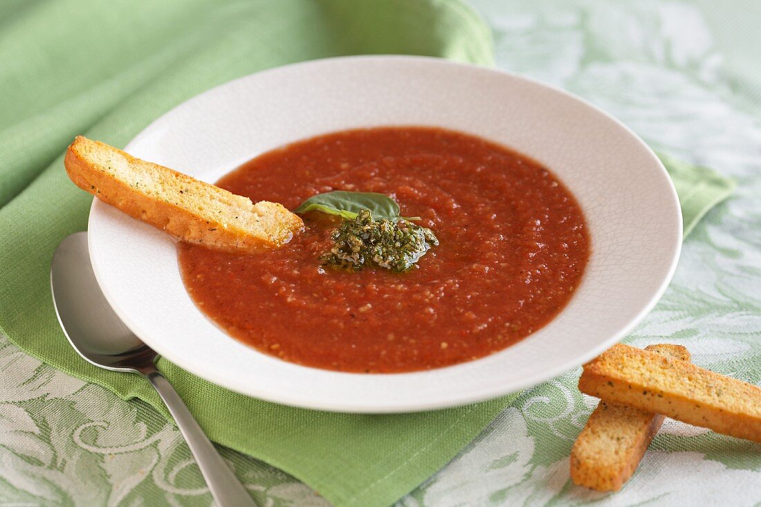 Tomatensuppe mit Pesto