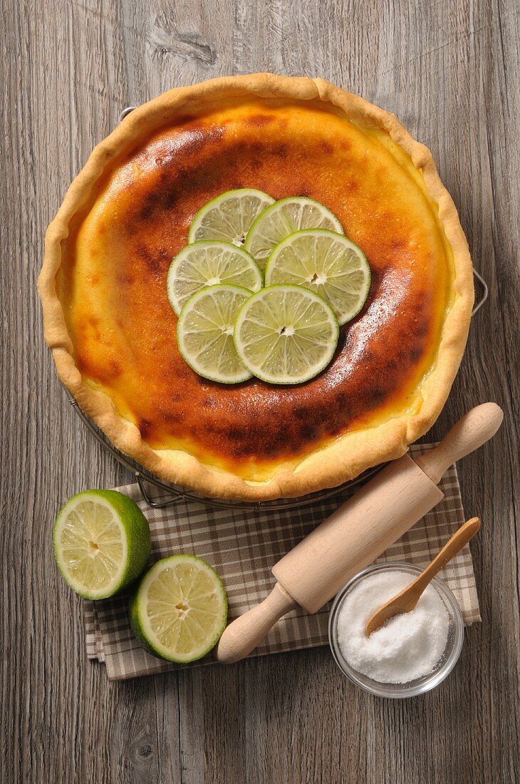 Sable tart with lime (cake, France)