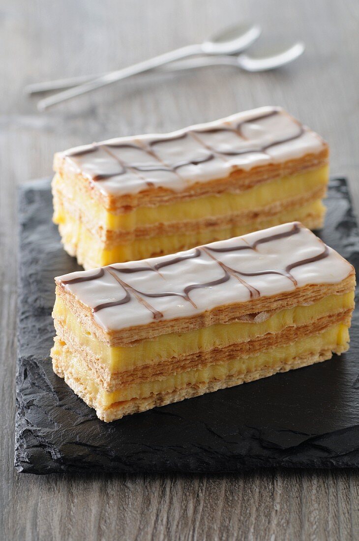Mille feuilles filled with vanilla cream (puff pastry desserts, France)