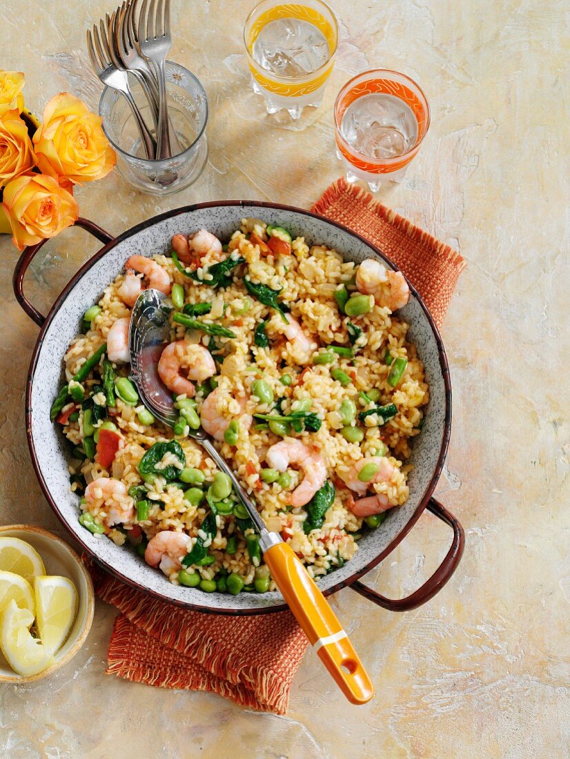 Paella with shrimps and vegetables