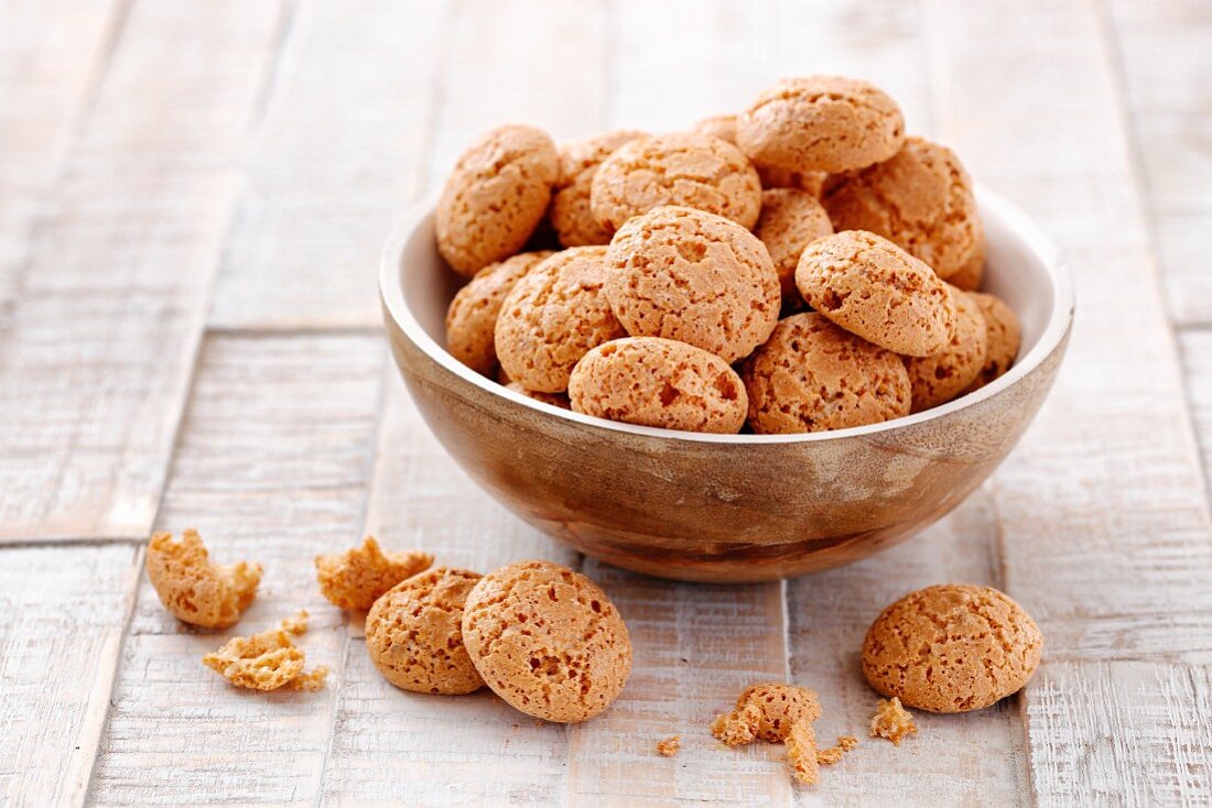 Cantuccini in a bowl