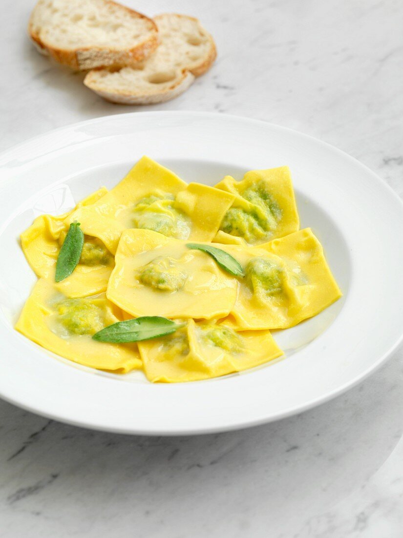 Ravioli with spinach and ricotta