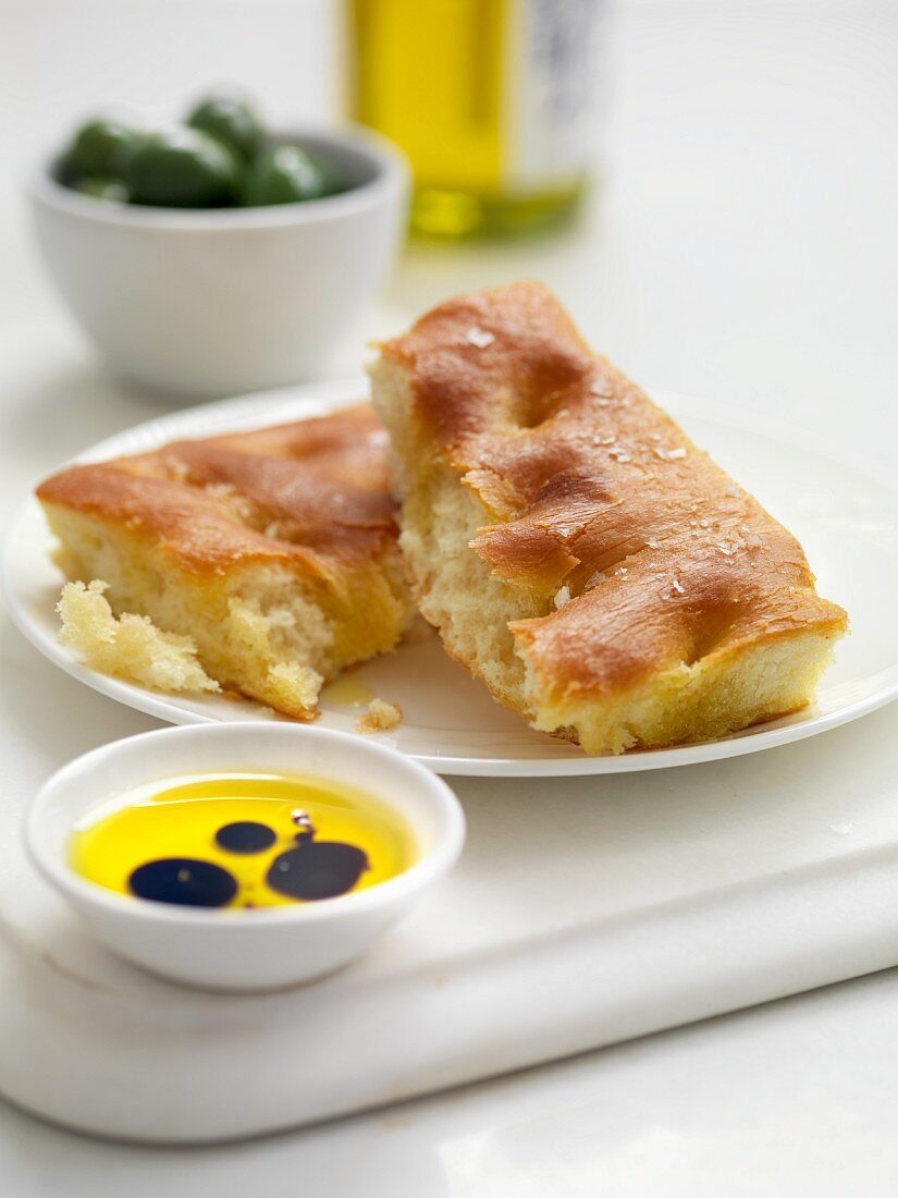 Focaccia with olive oil and balsamic vinegar