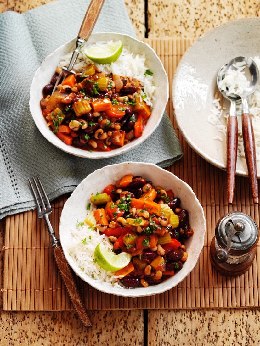 Vegetable chilli with black eyed beans and rice