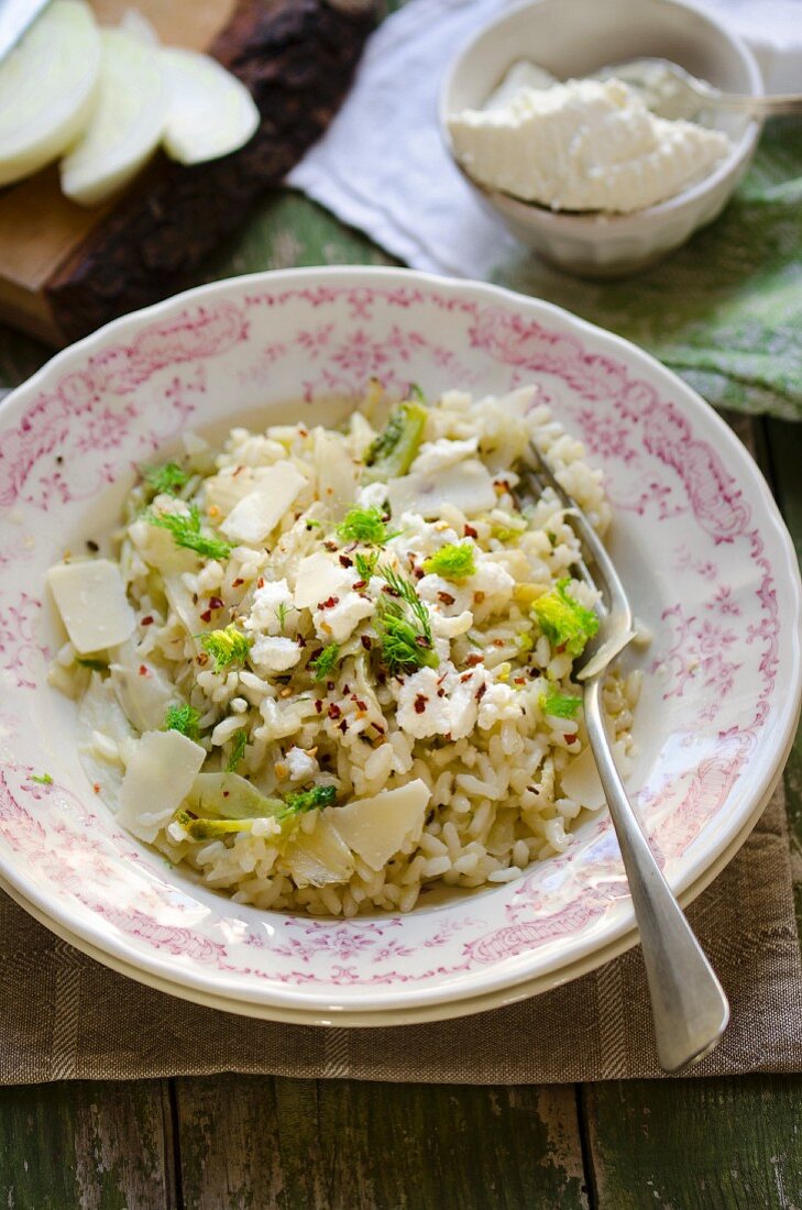 Fenchelrisotto mit Ricotta, Käse und Chiliflocken