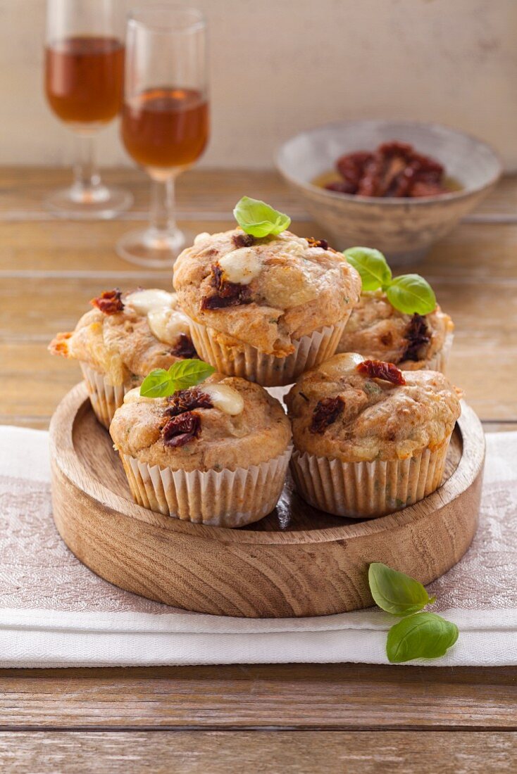 Mozzarella muffins with dried tomatoes