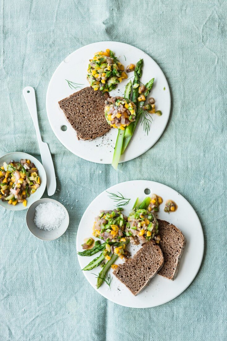 Young herring and mango tartare with green asparagus