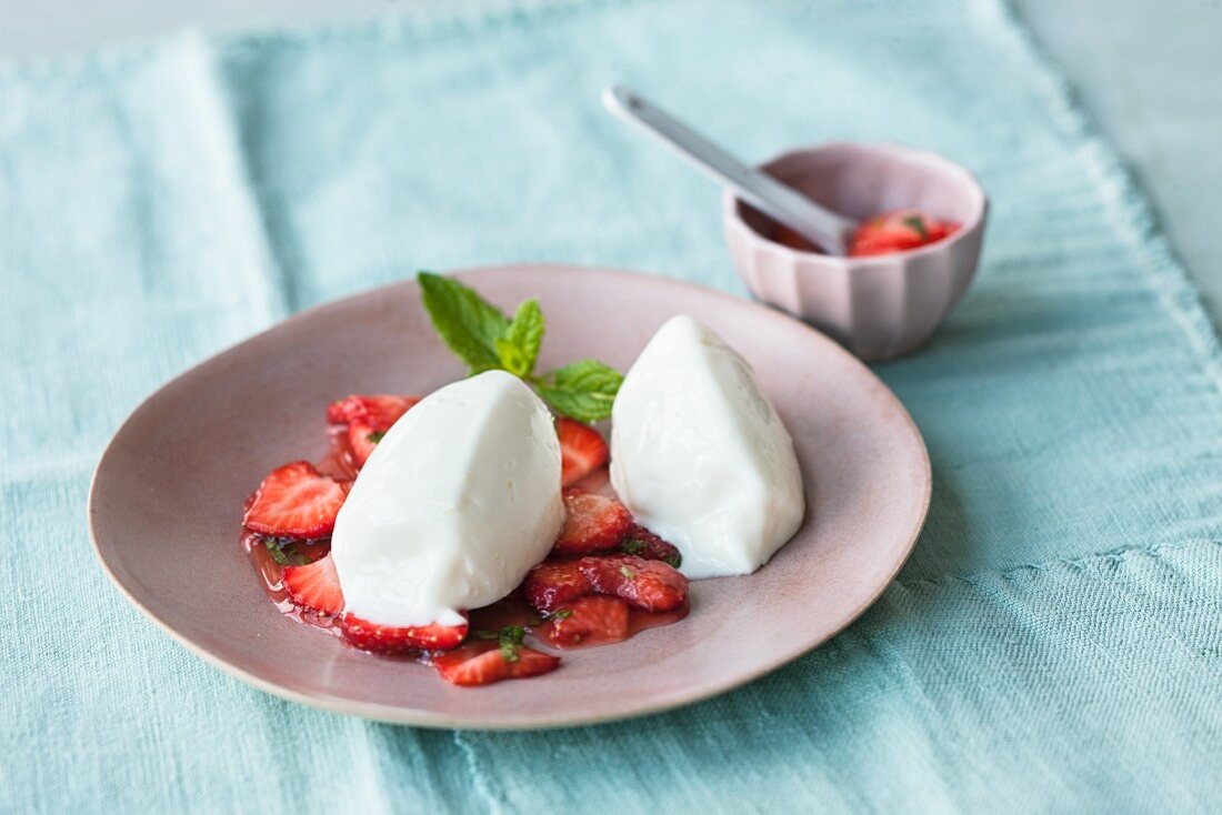 White yoghurt mousse with strawberry salad