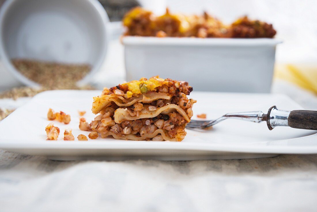 Vegane Lasagne mit Buchweizenbolognese