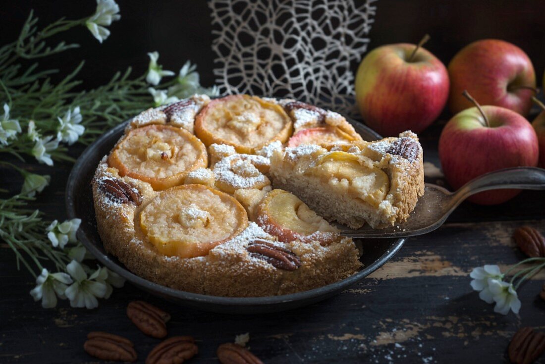 Veganer Apfelkuchen mit Pekannüssen