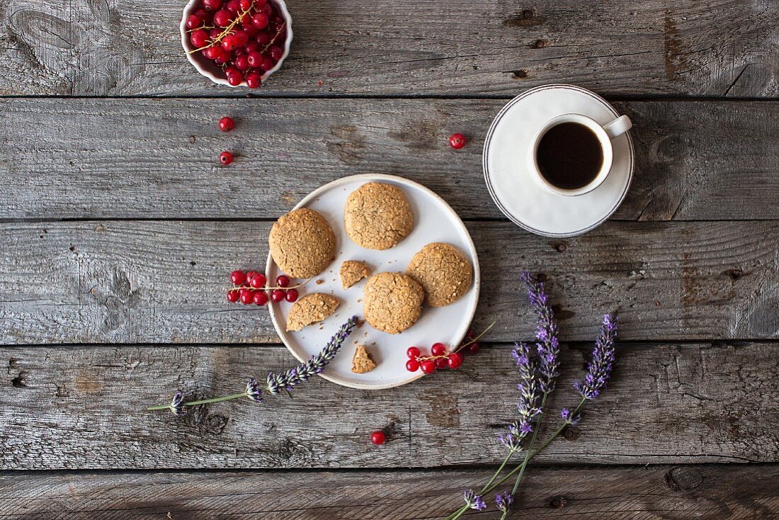 Oat biscuits with coffee (seen from above)