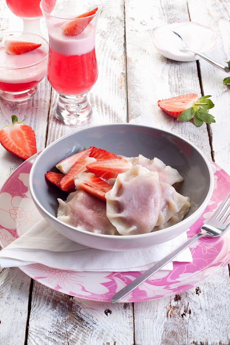 Süsse Ravioli mit Erdbeeren