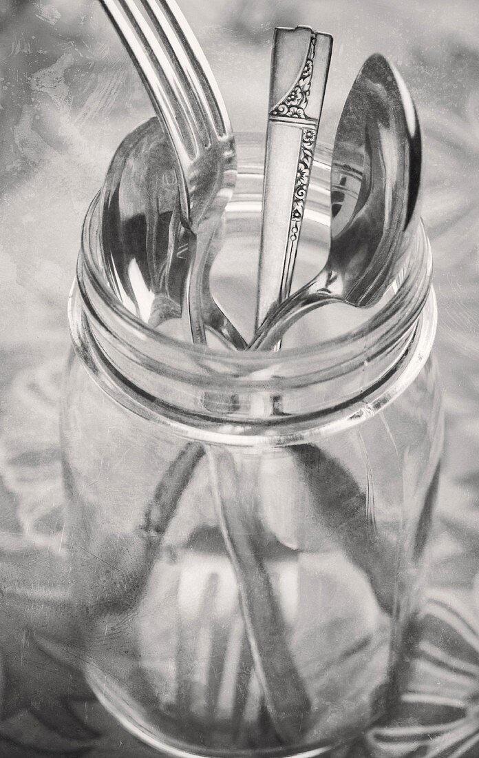 Vintage-Silberbesteck in einem Weckglas