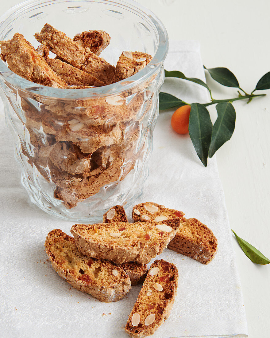 Cantuccini mit kandierten Kumquats