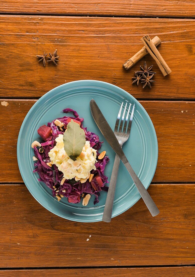 Mashed potato with cashew nuts and red cabbage