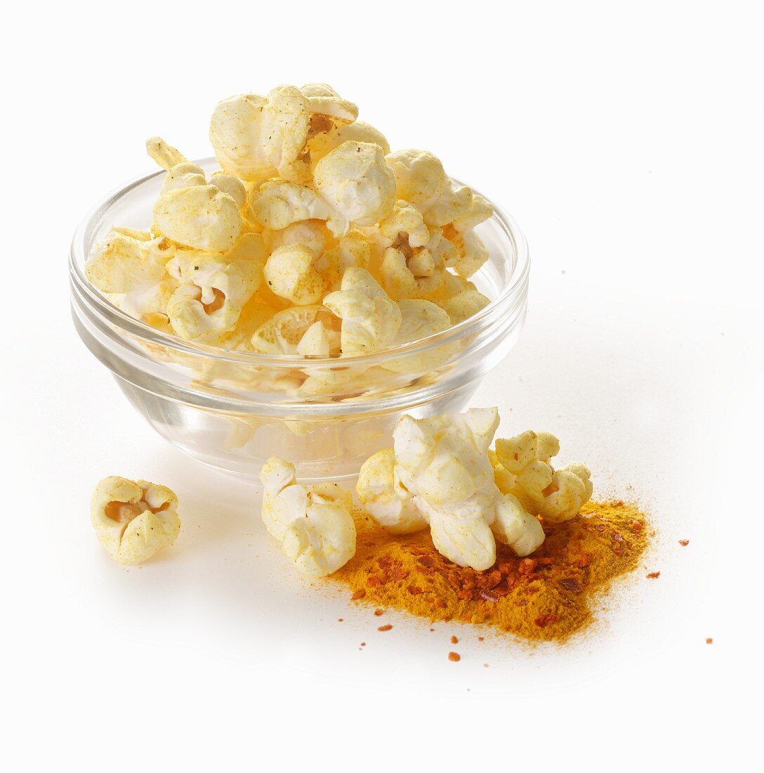 Popcorn mit Chili und Kurkuma