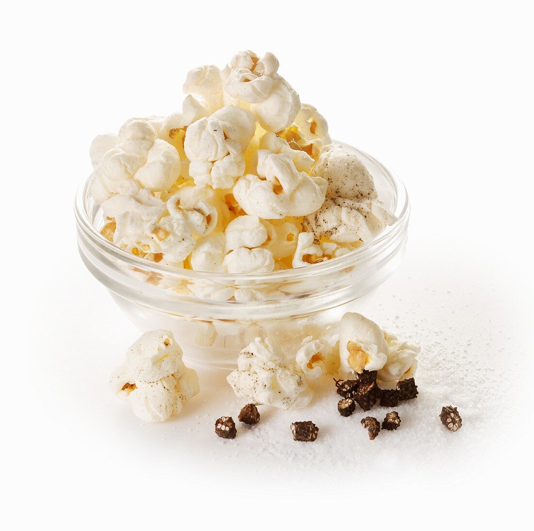 Popcorn mit langem Pfeffer und Salz