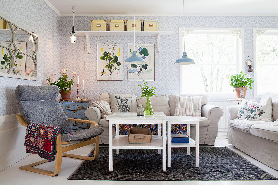 Cantilever armchair in Scandinavian-style living room