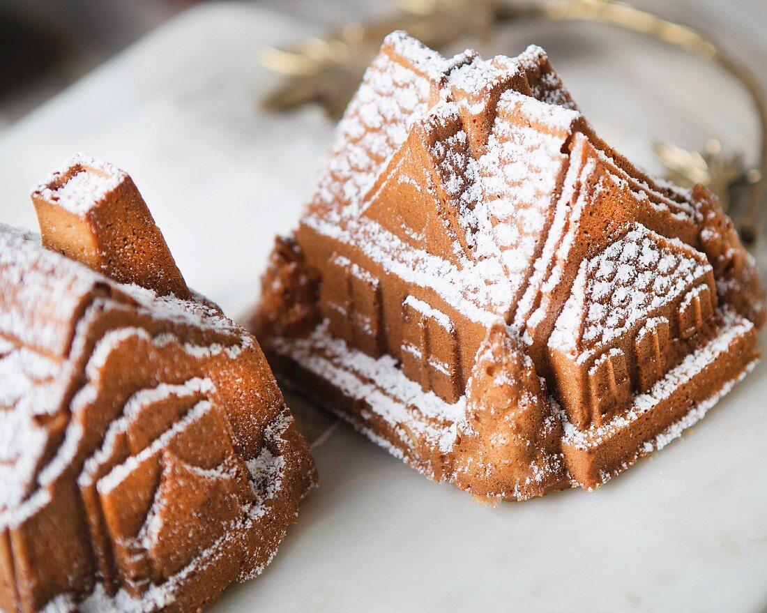 Small apple cake houses baked for Christmas