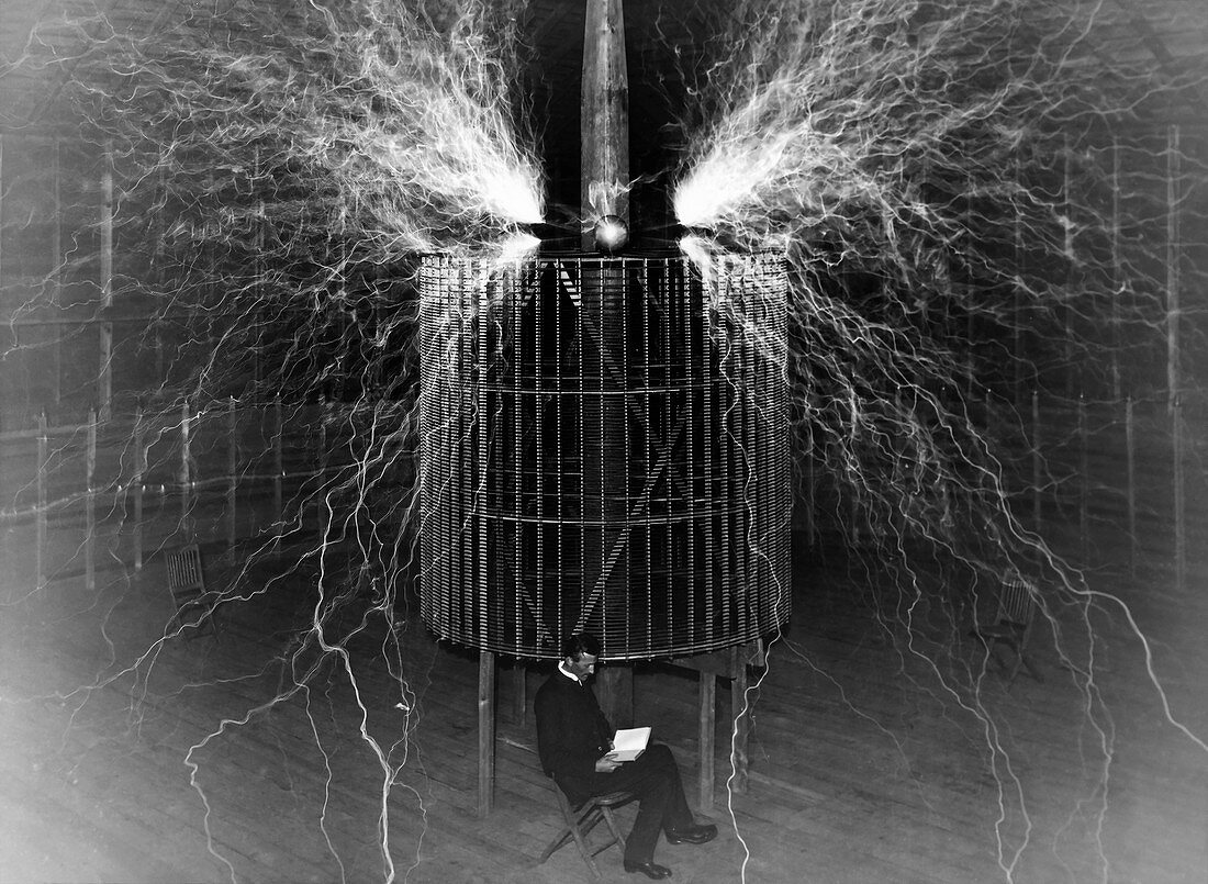 Tesla coil experiment, 1899