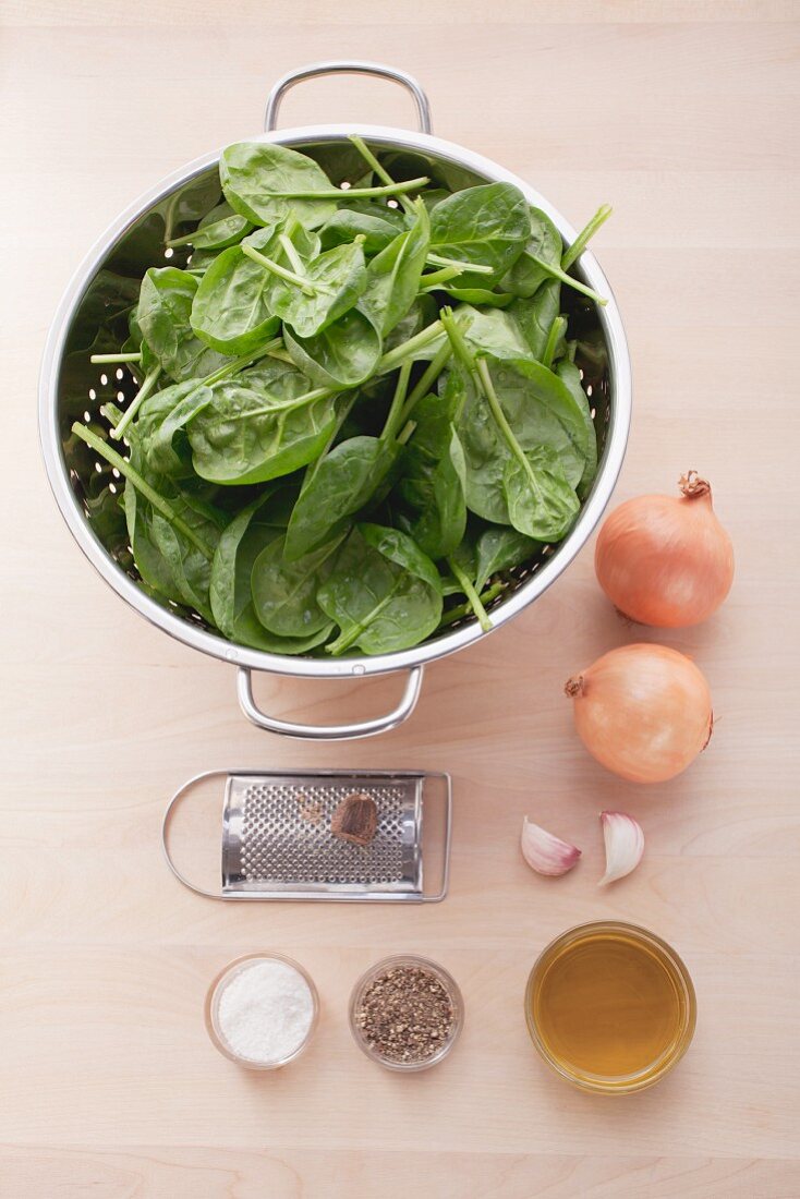 Ingredients for the preparation of spinach