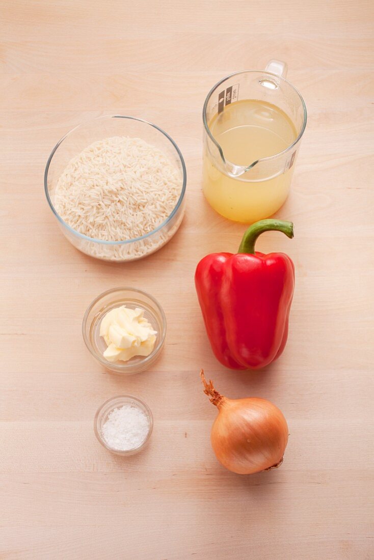 Zutaten für gedünsteten Reis mit Paprika