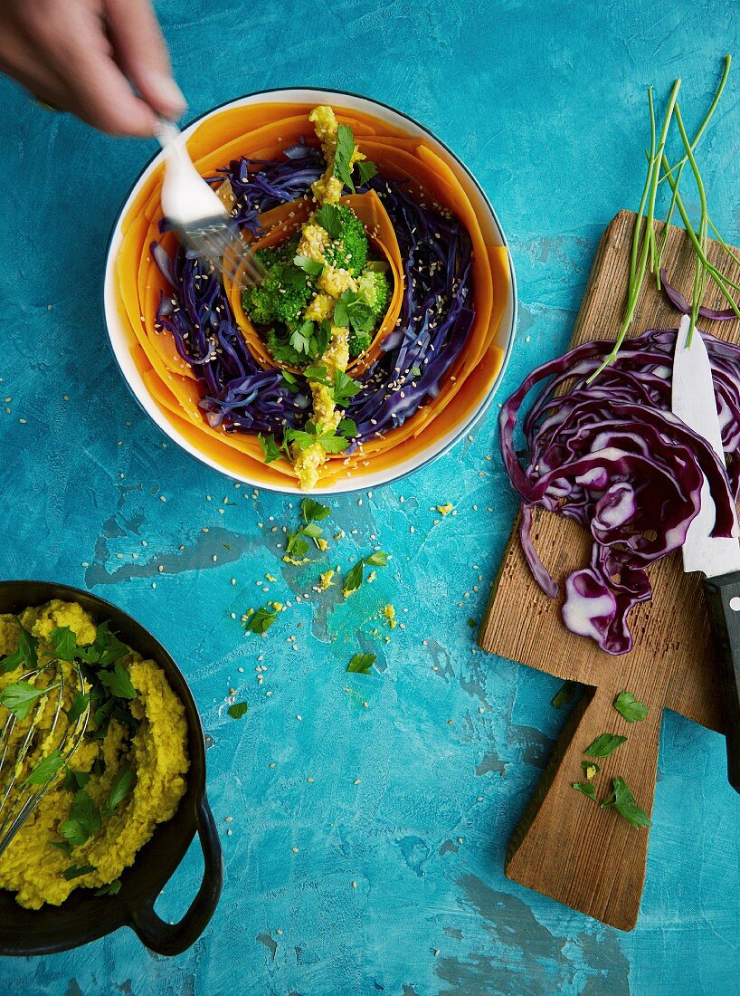 Coconut curry bowl with red cabbage