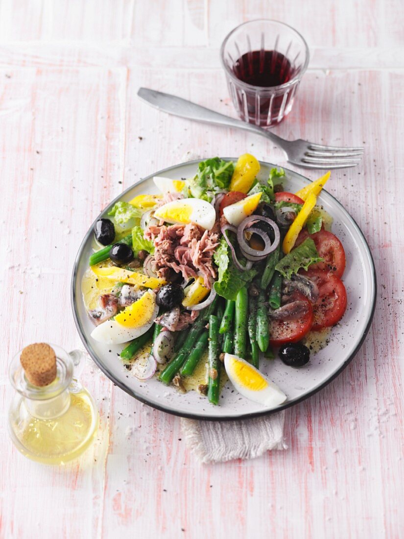 Salade niçoise with tuna (Sirtfood)