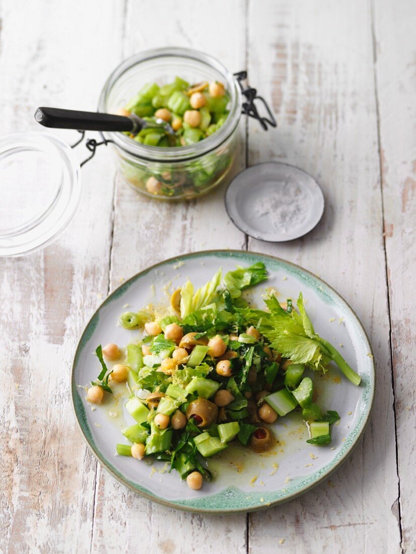 Veganer Kichererbsensalat mit Zitronen-Dressing