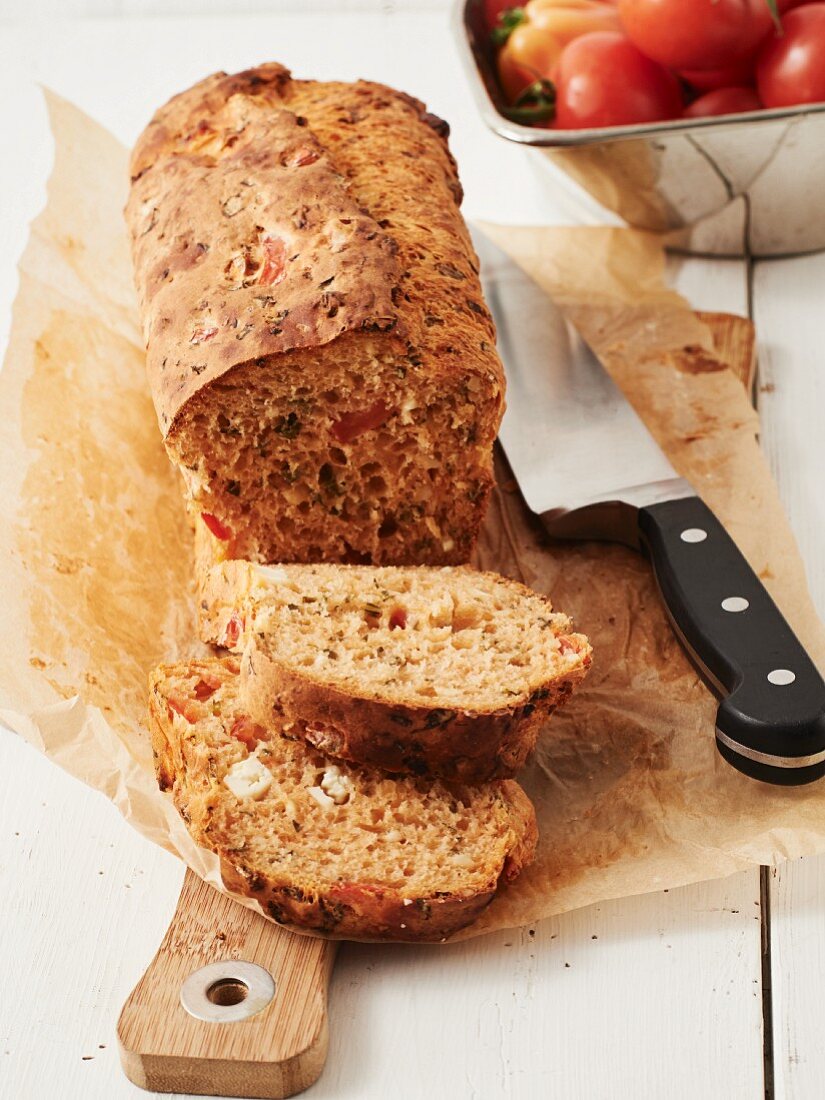 Tomaten-Spinat-Brot mit Feta