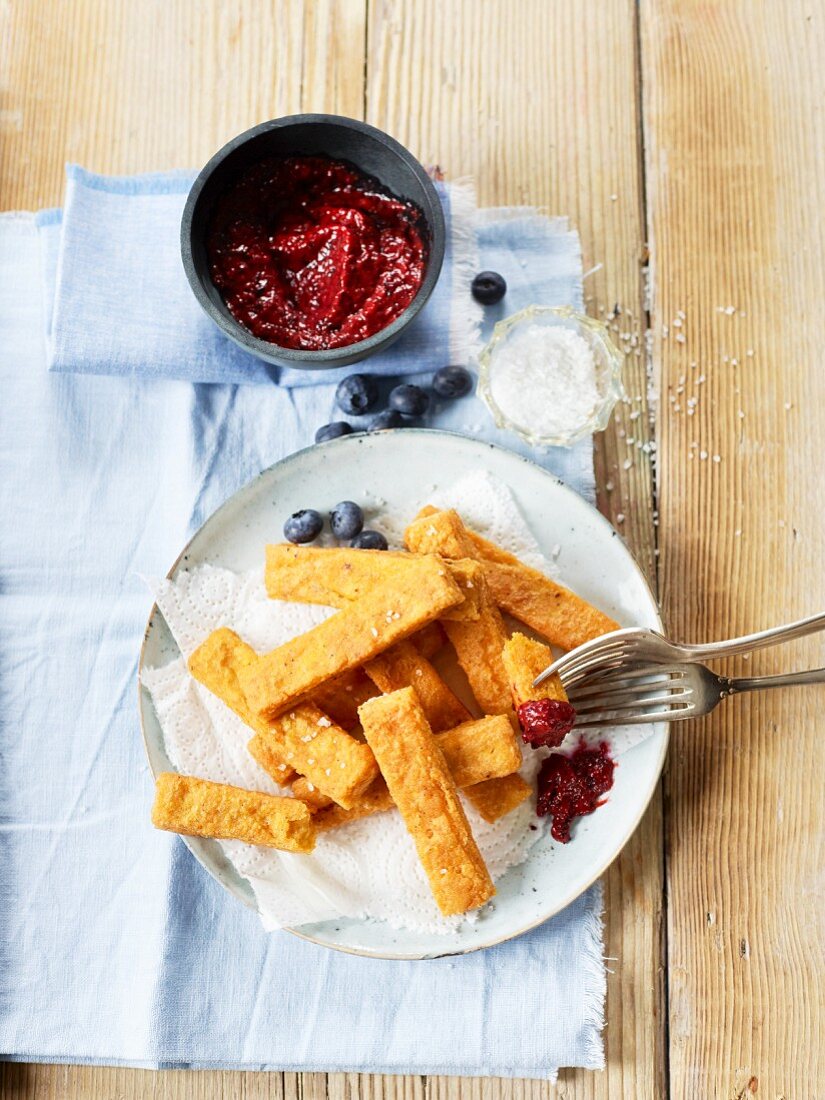 Chickpea chips with blueberry ketchup