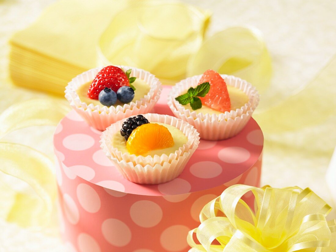 Mini fruit cheesecakes