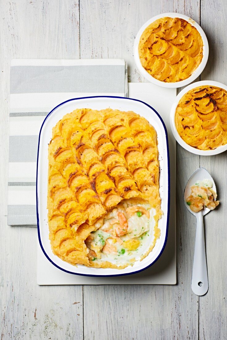 Fish pie with peas (England)